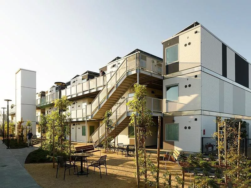 Præfabrikerede containerhuse i flere etager